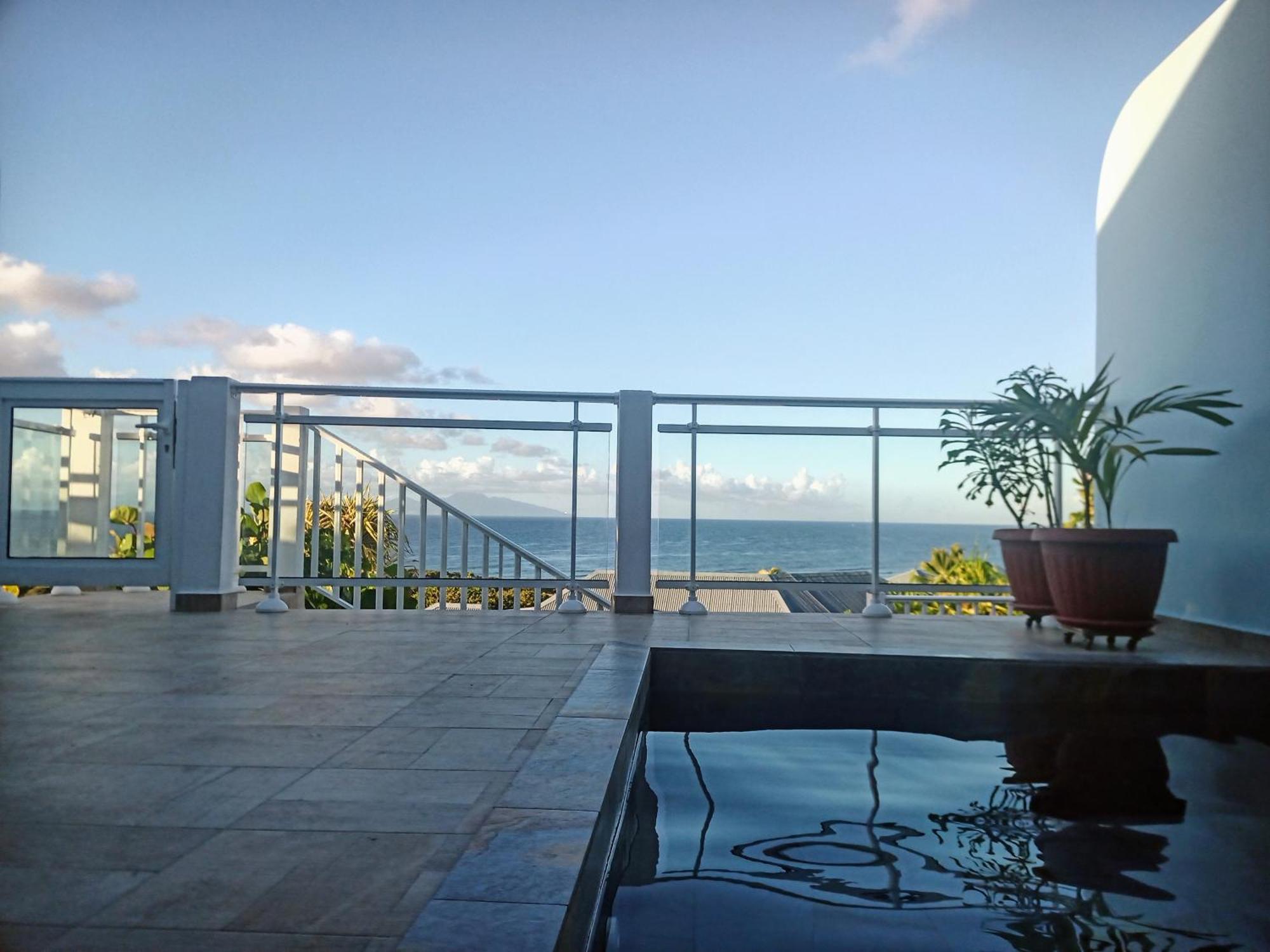 Aux Colibris Amoureux : Loft De Standing Avec Vue Mer Grand-Bourg  Экстерьер фото