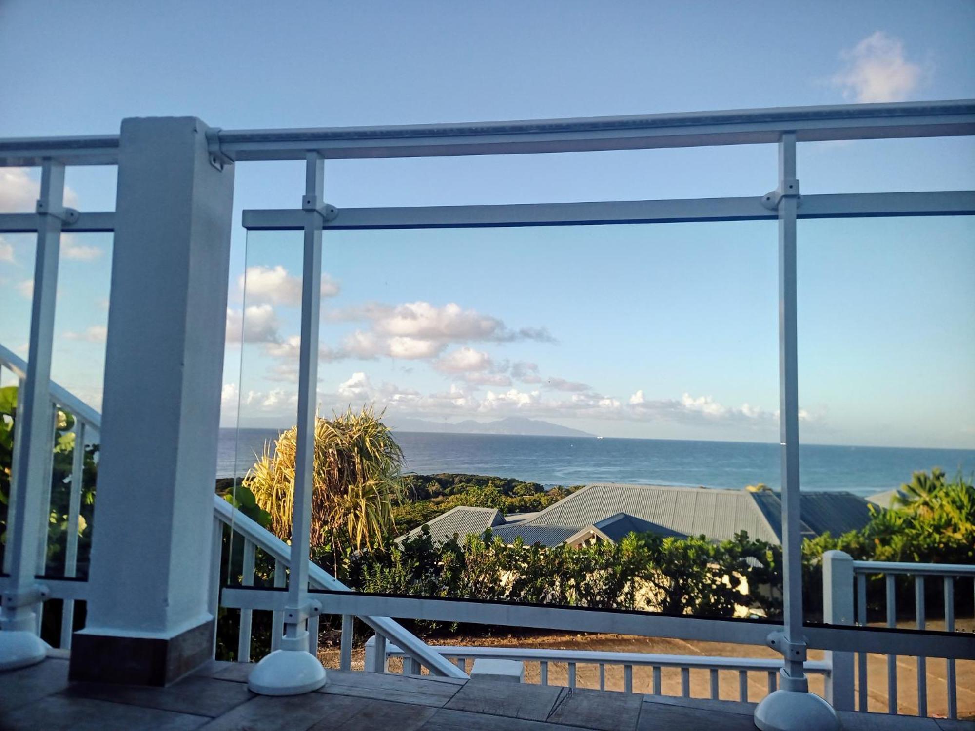 Aux Colibris Amoureux : Loft De Standing Avec Vue Mer Grand-Bourg  Экстерьер фото